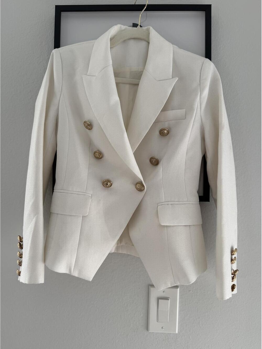 Chic Off-White Double-Breasted Blazer w/ Gold Buttons